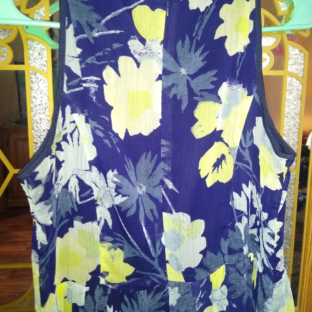 Dress - Picture 5 of 5